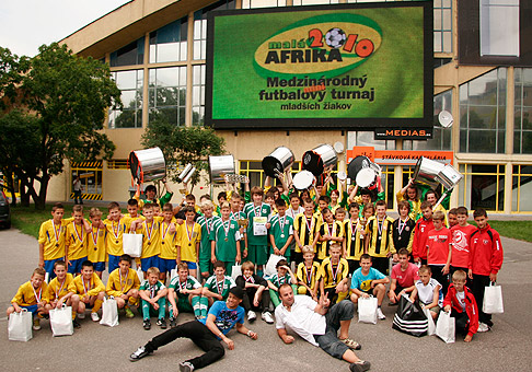 Futbalový turnaj mladších žiakov Malá Aftrika v športovej hale na Pasienkoch. 20.6.2010, Bratislava.